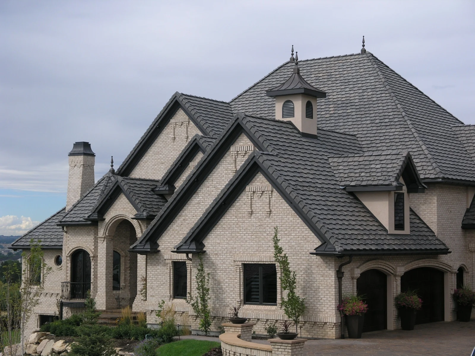New England Slate, Bartile #613 Taupe, Ruffcut edge, Cottage layout (photo 1)