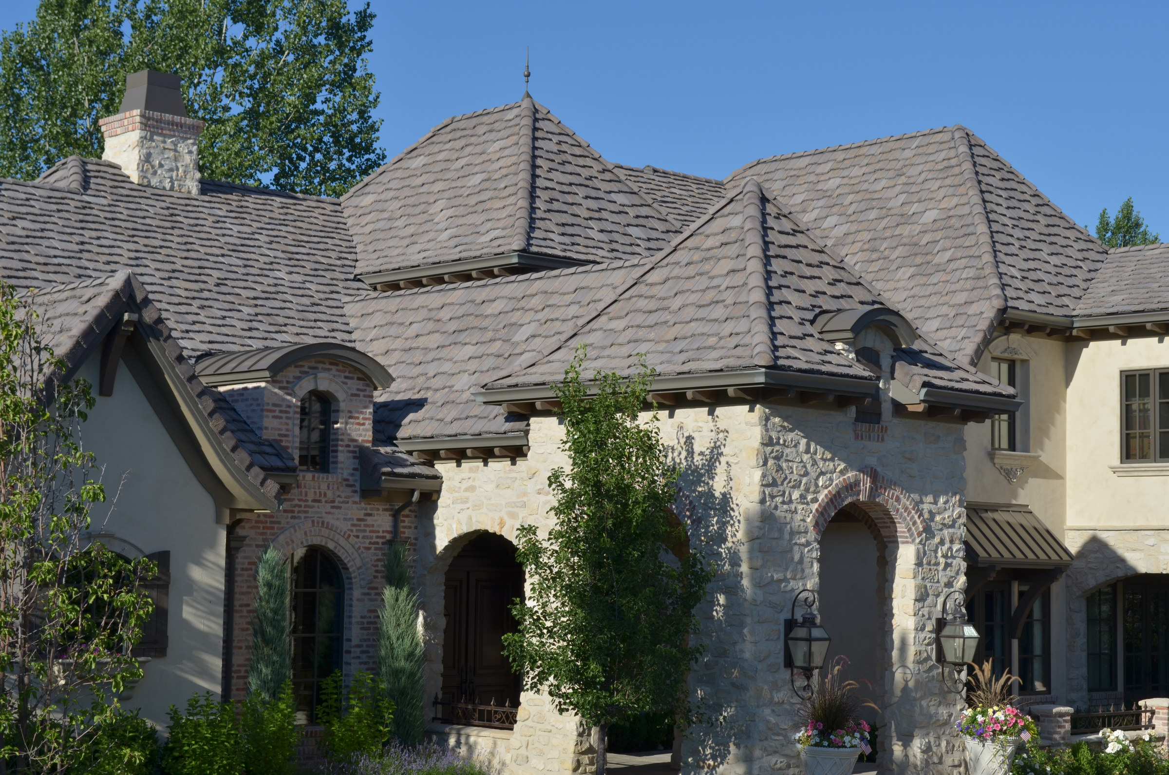 Home with Yorkshire Slate Bartile roof